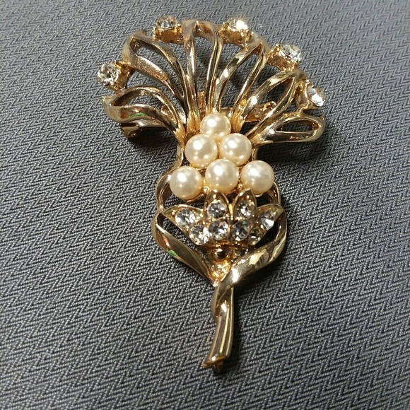 Vintage Coro? Brooch - Picture 2 of 5